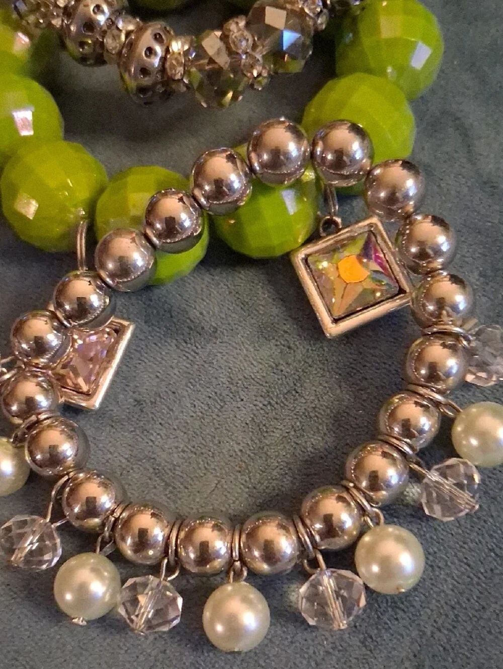 Green Beaded and Silver Accent Bracelet Set Matching Earrings.